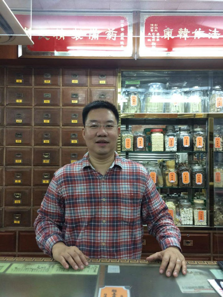 https://robert-parker-michelin-hk-prod.s3.amazonaws.com/media/image/2017/02/14/b00260e33faa4ef28eec01e76a62a1ff_ChunHuiTangMartinLam.jpg