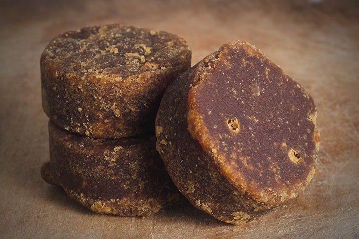 Palm sugar has a lower glycemic index and tastes like caramel.